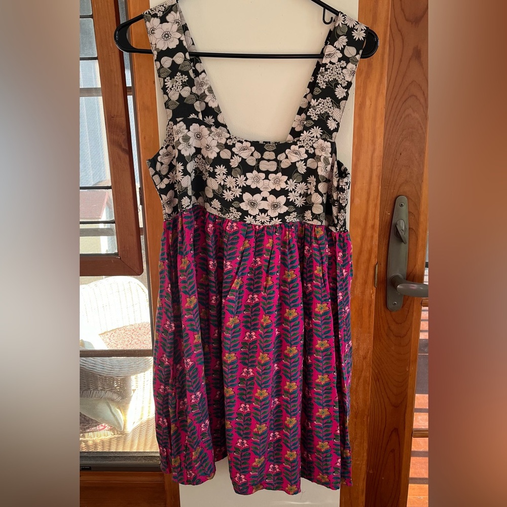 NWOT Natural Life Two-Toned Floral Dress Size Small